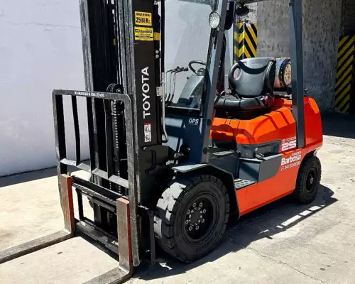 Autoelevador Toyota 2500 Kg - Nafta/glp